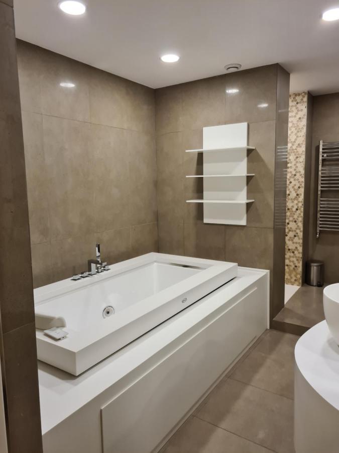 Incantevole Con Jacuzzi روما المظهر الخارجي الصورة